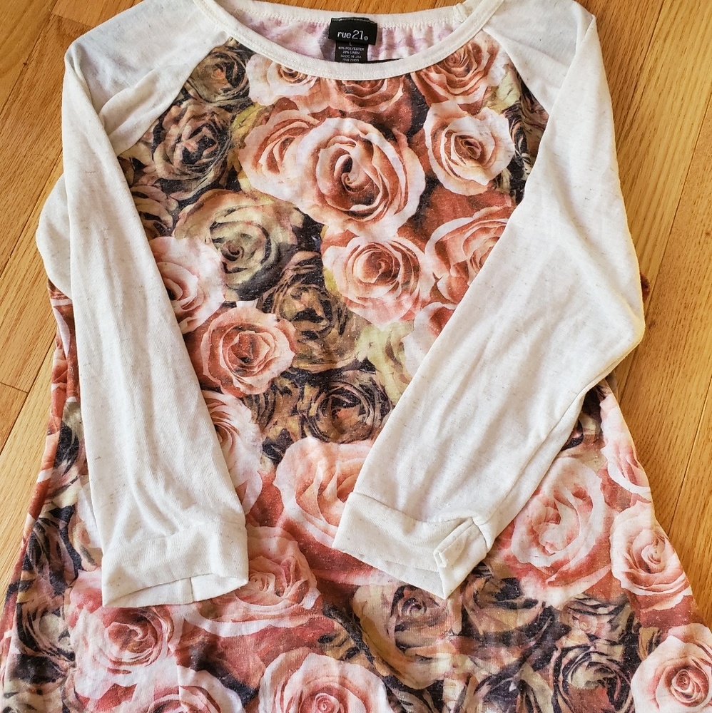 RUE 21 3/4 length floral top - Picture 2 of 2